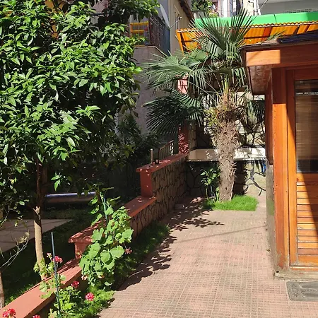 Large House Apartman *