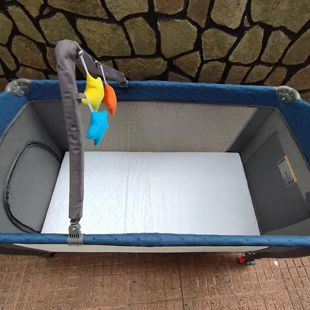 アパート Large House *